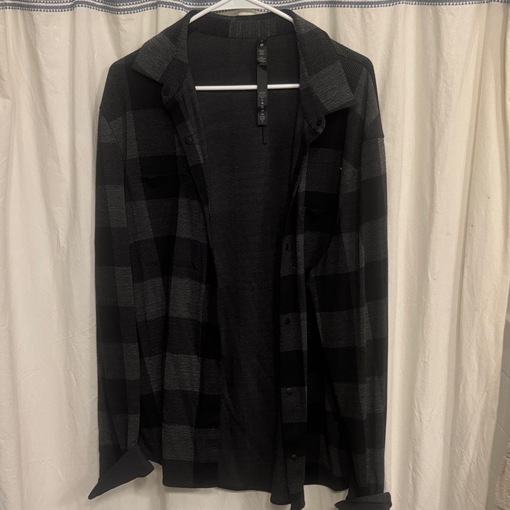 Men’s lululemon athletica Black and Gray flannel Plaid Shirt
